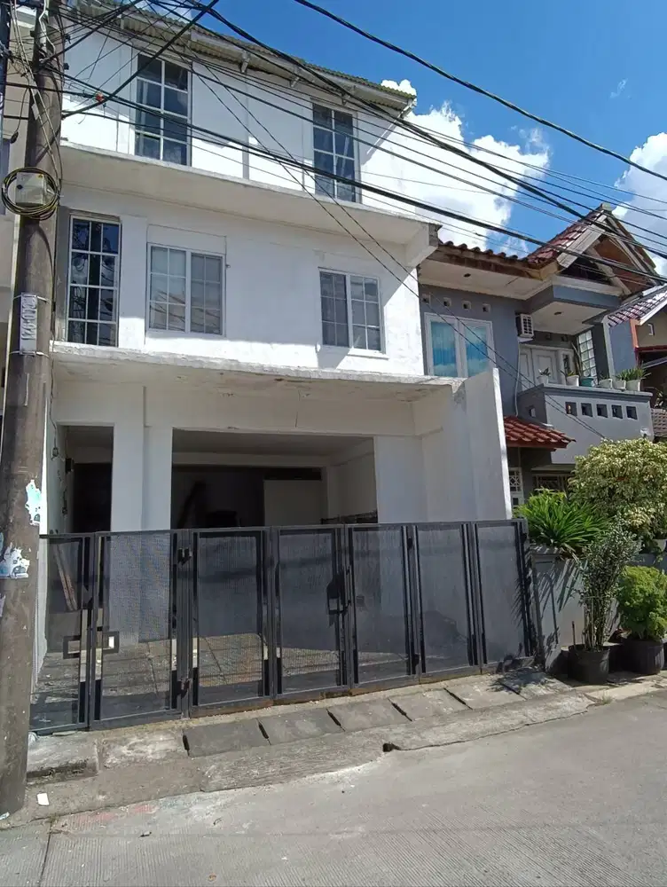 Rumah 3 Lt 150/60, 5KT 3KM, dekat Green Lake Karang Tengah
