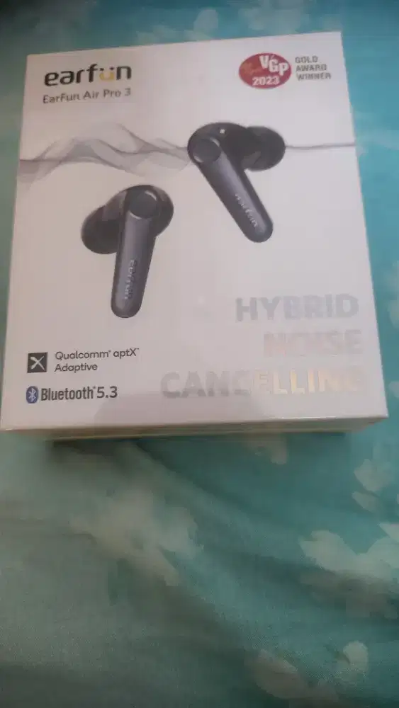 Earphone bluetooth earfun air pro 3. BNIB