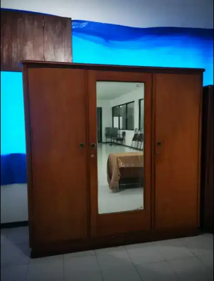 Lemari jati solid 3 pintu ex th 70 an