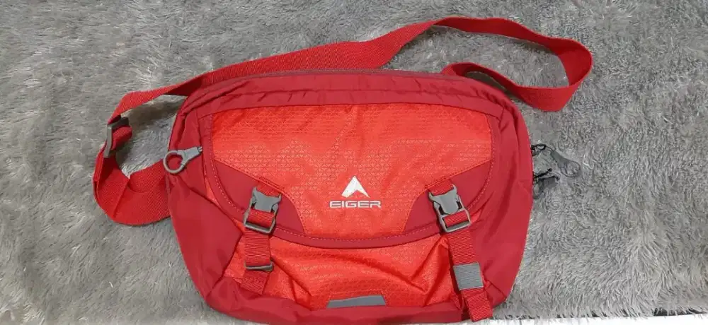 New/Baru Tas Eiger original warna merah, kondisi 99%