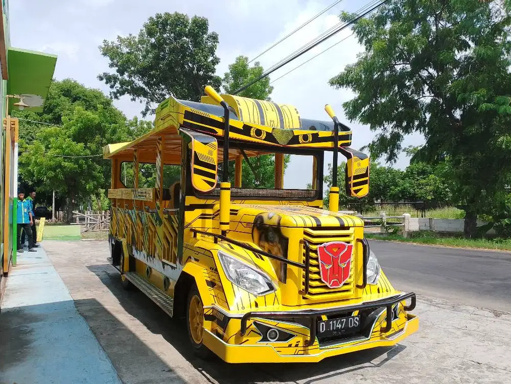 odong odong karoseri mobil kereta mini wisata panther 2.3 L300 solar