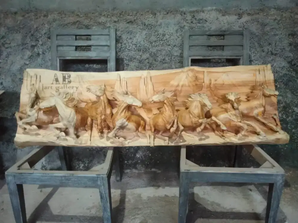 Pajangan Dinding Ukiran Kayu Jati Kuda Lari