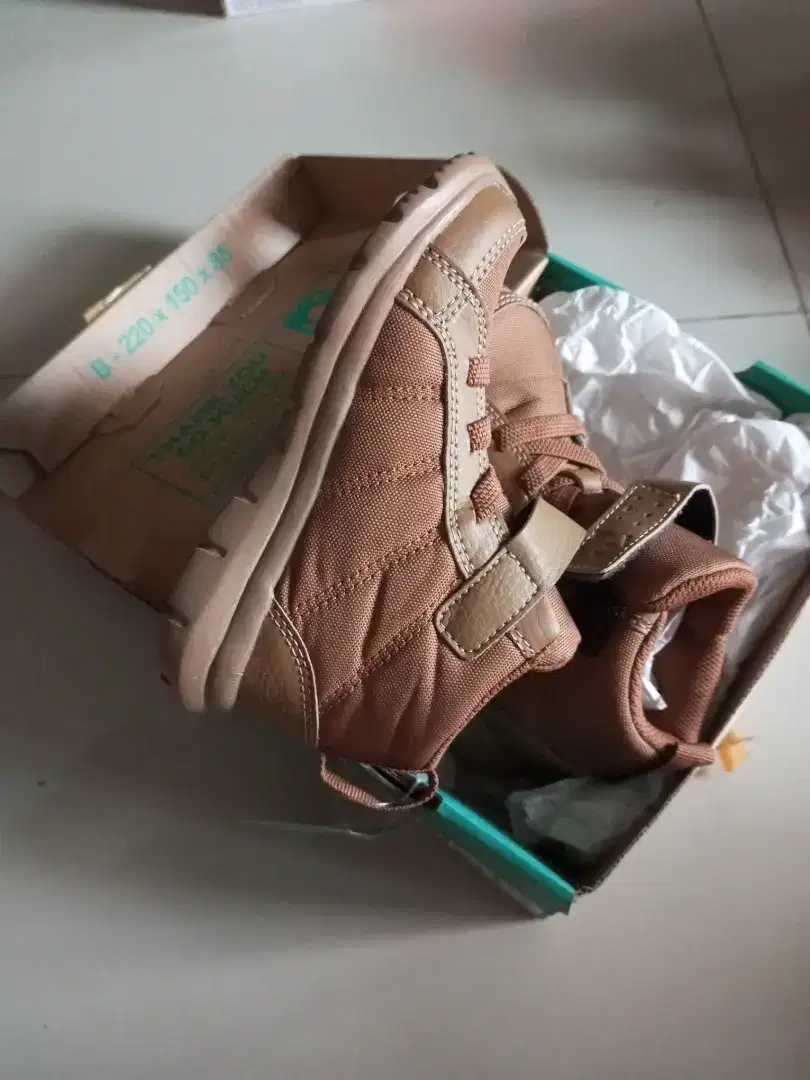 Sepatu anak laki toezone size 27