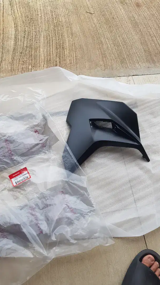 COVER L FRONT TAMENG KIRI NEW VARIO 125 K2V HITAM DOFF ORIGINAL HONDA