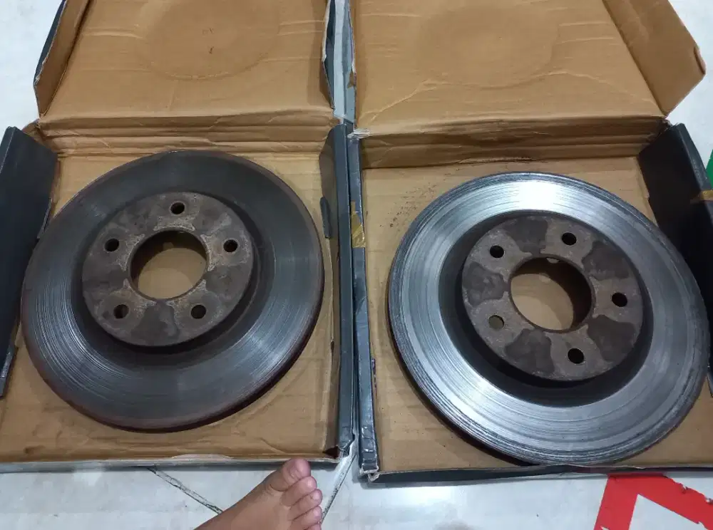 Preloved rem cakram depan disc brake nissan juke original second