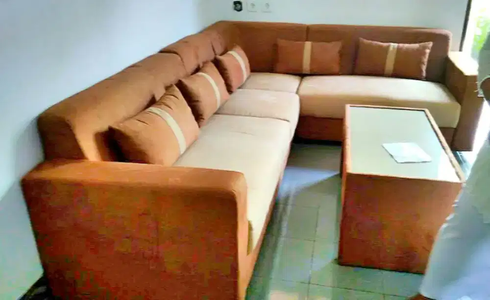 Sofa L Pojok Ruang Tamu , Kredit Sofa Villa Kantor, Terima Servis Sofa