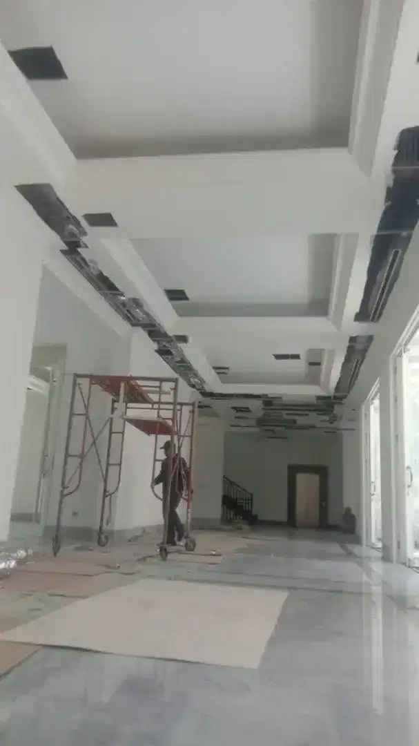 Partisi kaca dan gypsum dan plafon pvc