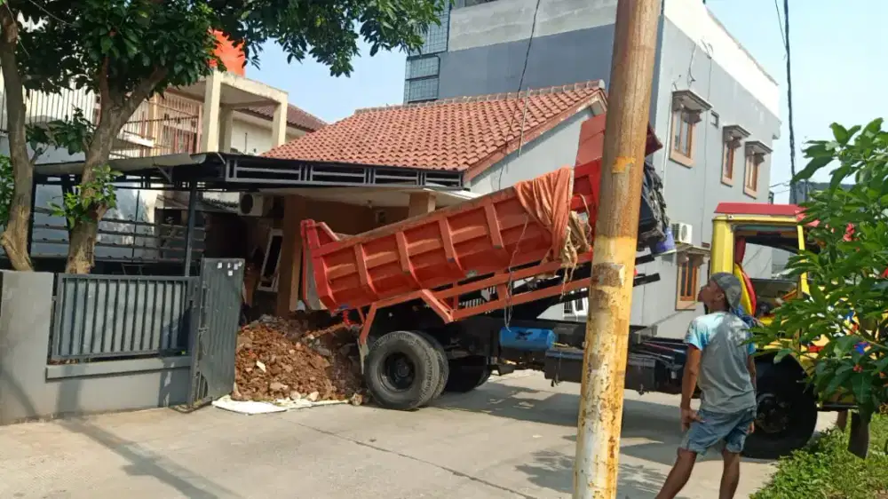 Puing tanah merah campur pengurugan urug buang puing sampah urugan