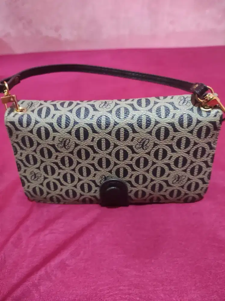 Dompet cantik merk Louis Quatorze