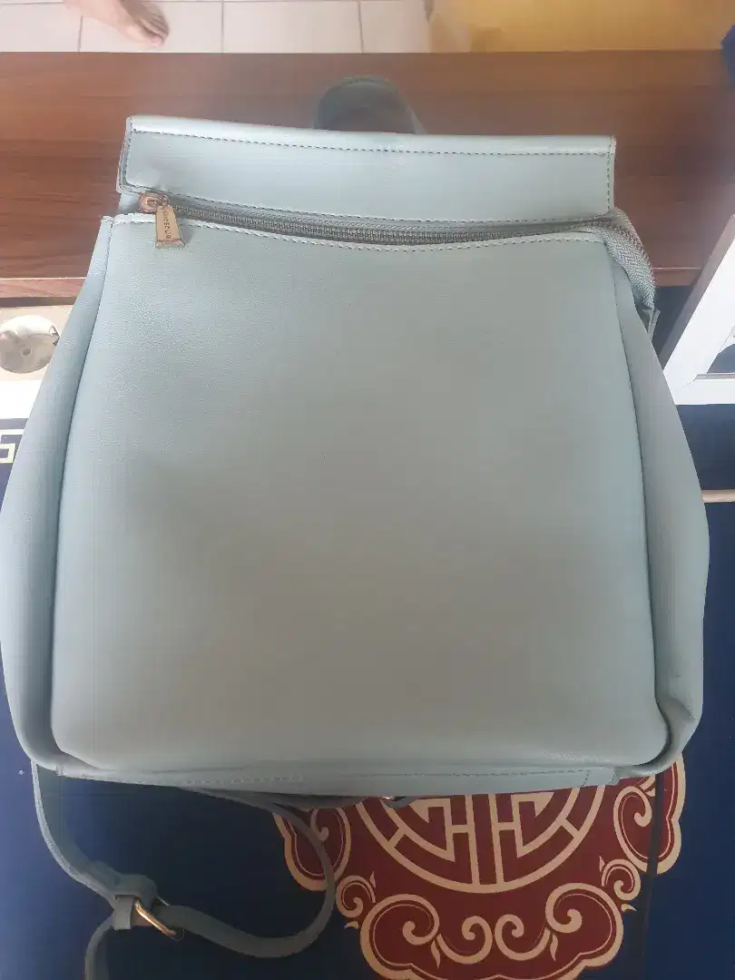 Tas cewek warna biru model ransel