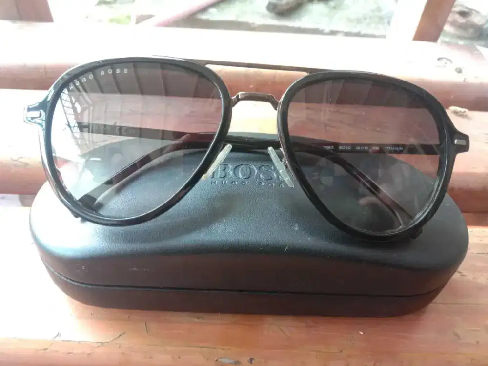 Kacamata Hugo Boss