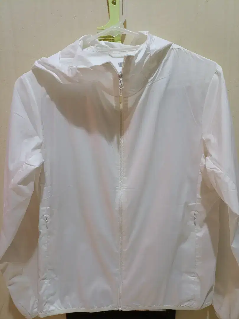 Jaket running uniqlo