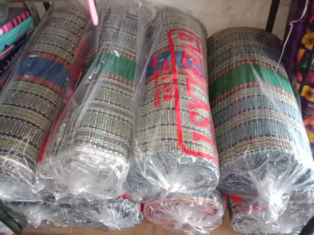 Tikar lantai +- 2x3m