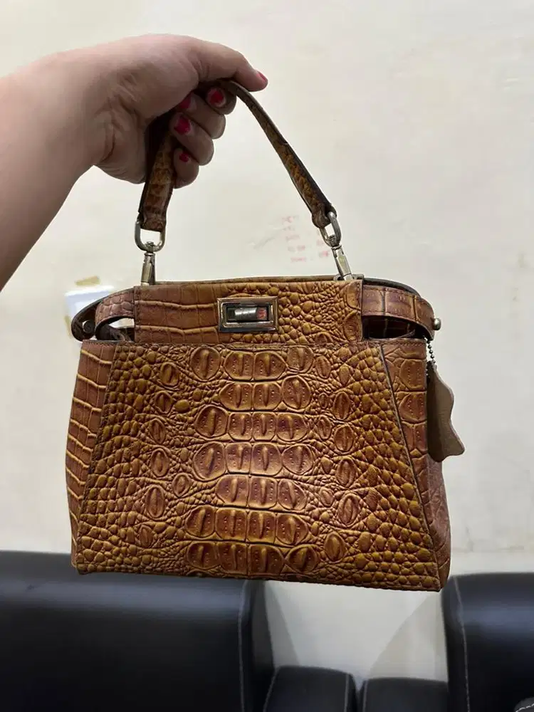 tas kulit asli preloved