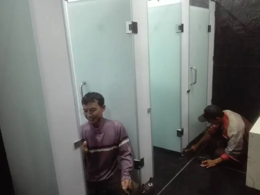 Sekat partisi kaca Toilet