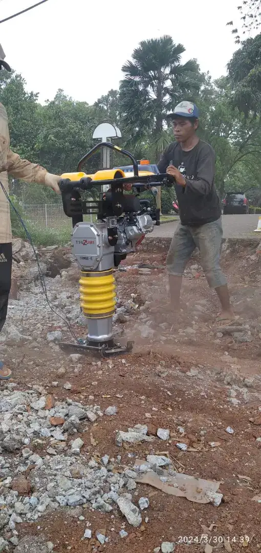 Baby roller jack hammer genset molen pemadat stamper kodok kuda