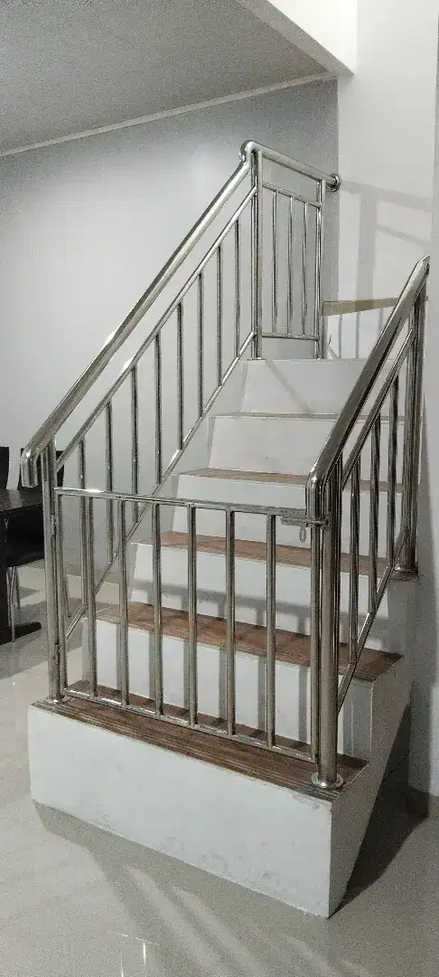 Stenlis kaca , reling tangga, balkon termurah