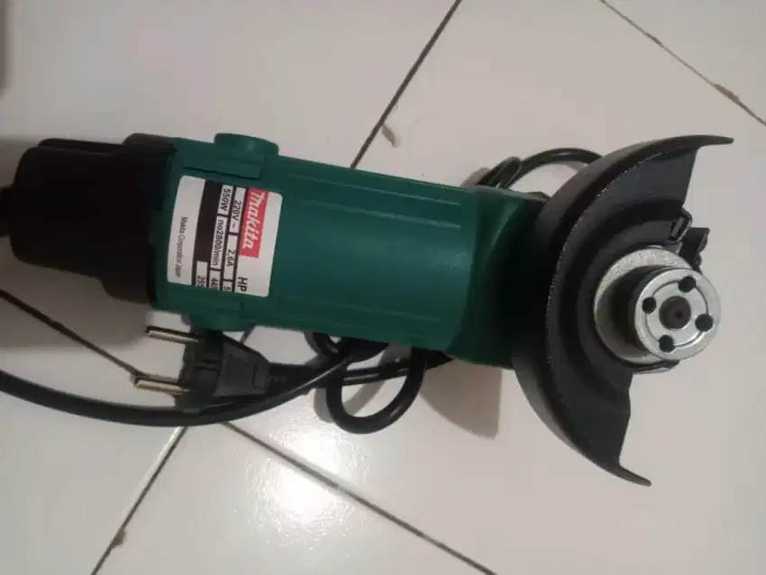 gerinda. makita. baru. cuma. ga ada dus aj.  350 angkut plaza buaran