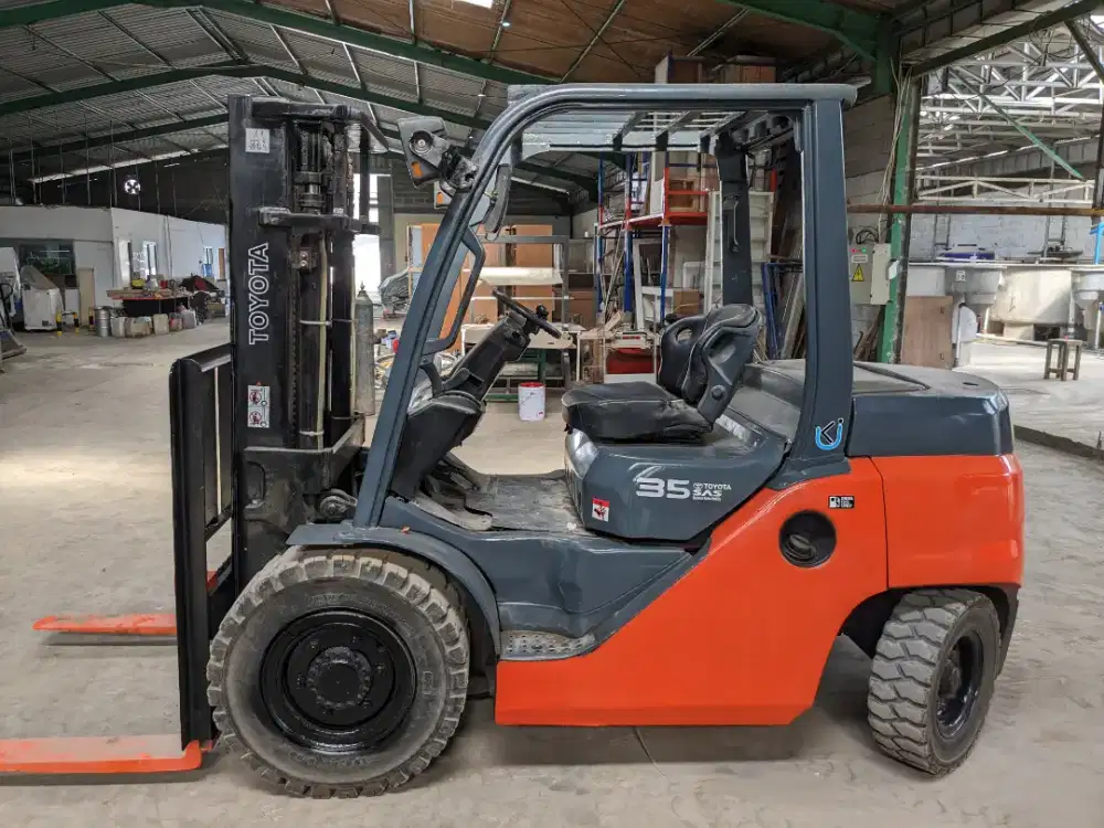 Forklift Toyota 3,5 ton diesel mast 3 meter 2014
