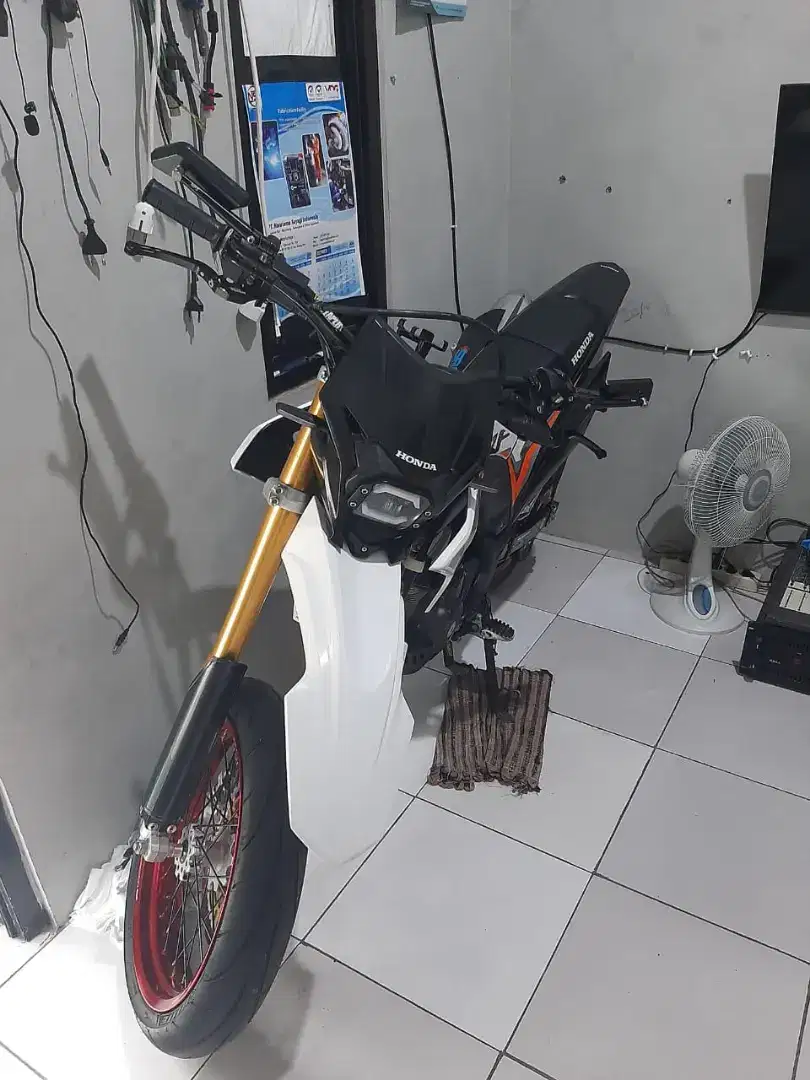 CRF 150L thun  2023 buln 8 Plat AD klaten