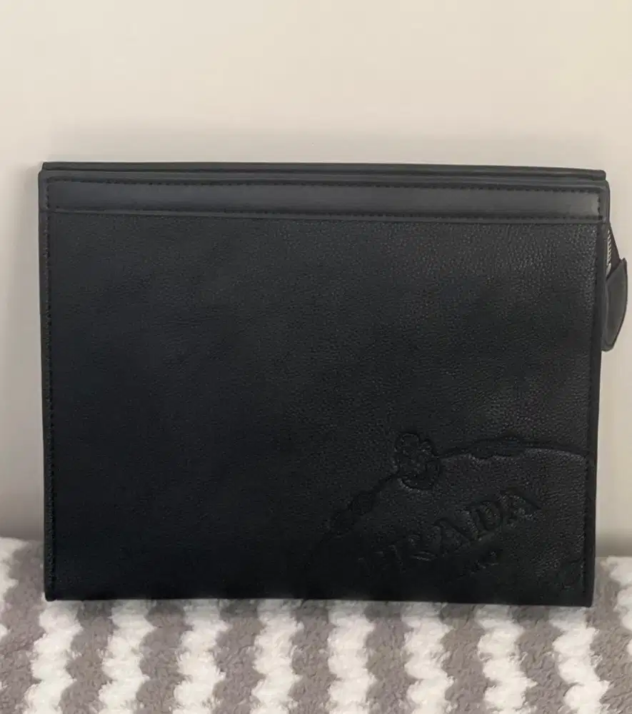 Tas unisex atas tali buat tangan