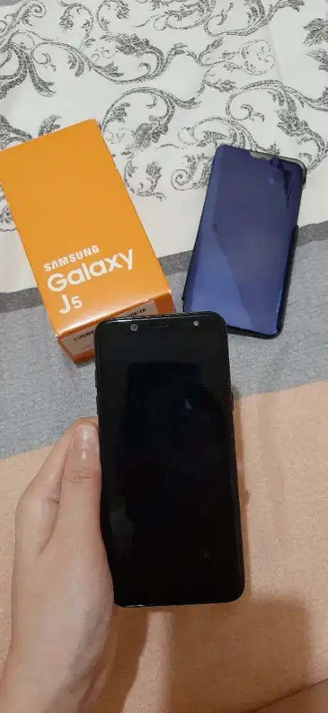 Samsung Galaxy J5 kondisi 98% bagus sangat terawat