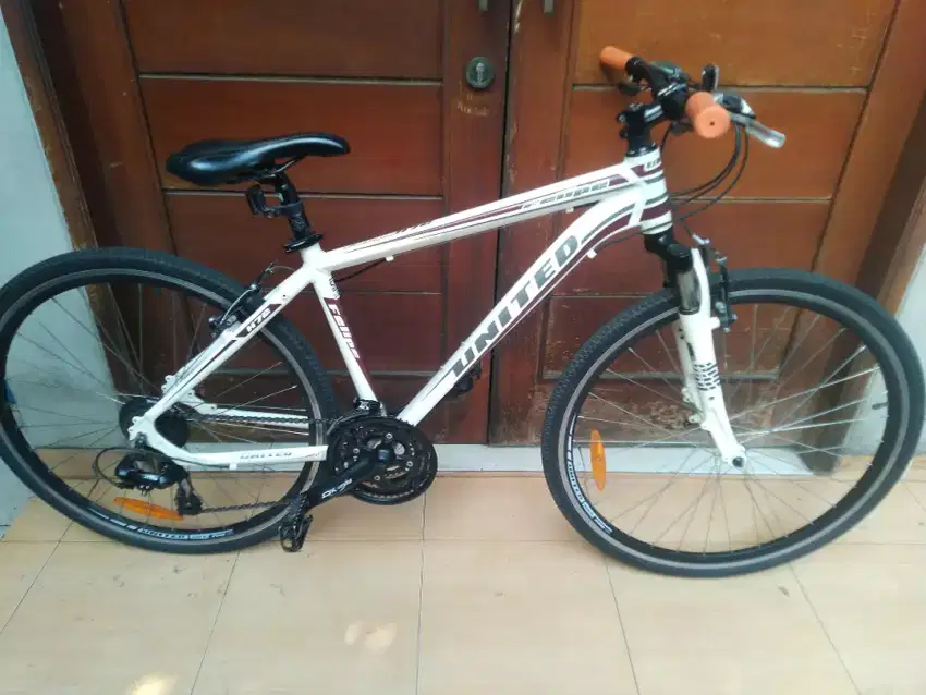 Sepeda Hybrid United Felipe