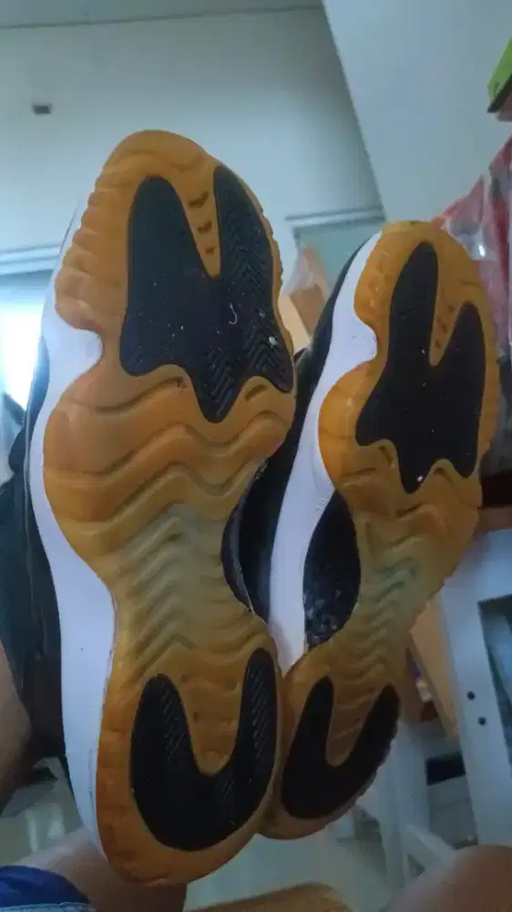 Sepatu jordan retro 11