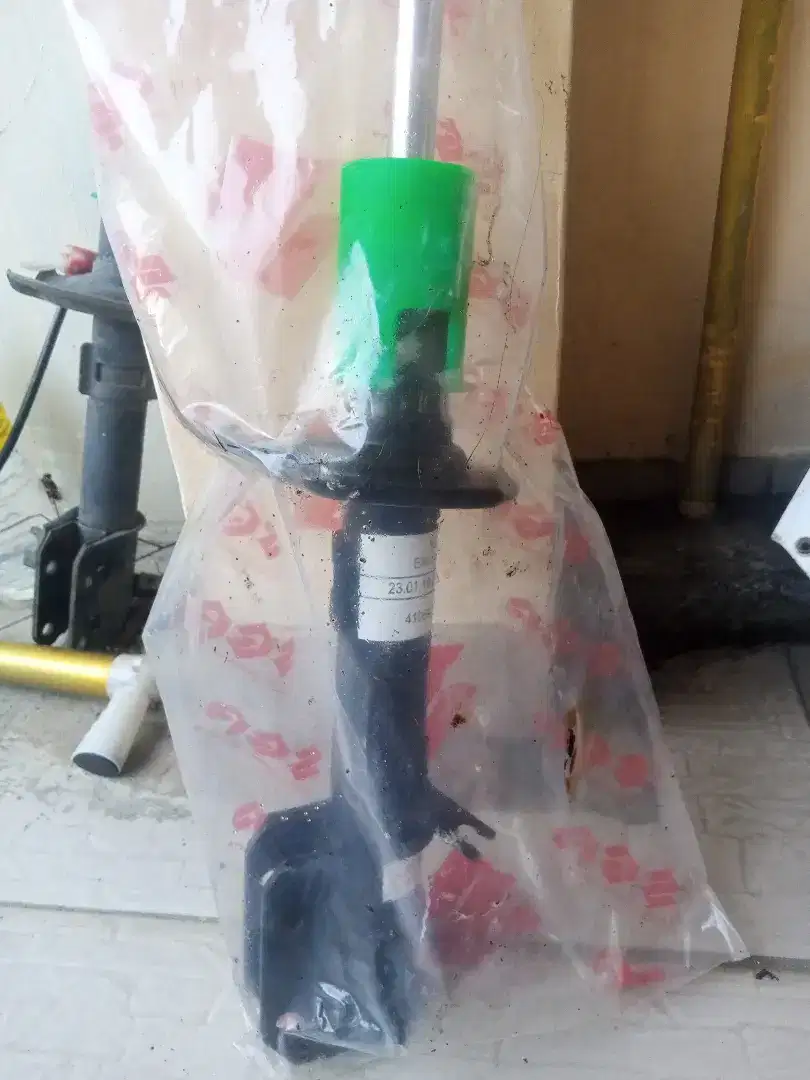 Shock Ertiga kanan