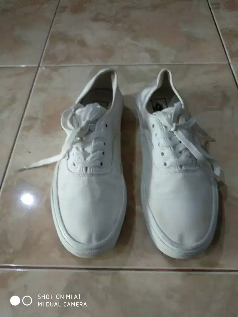 Sepatu sneaker canvas Vans original