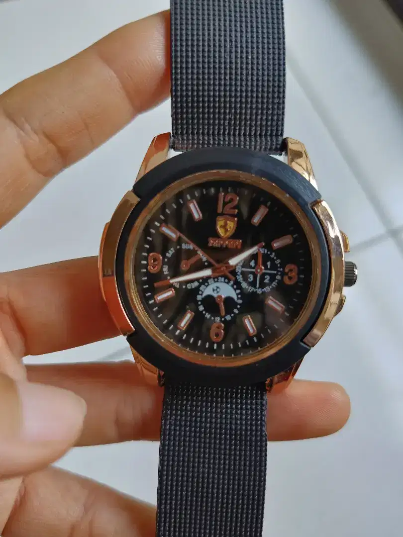 Jam tangan pria