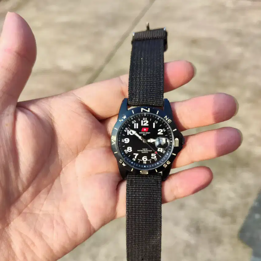 Jam Tangan Swiss Army SA HCC 1023 Original