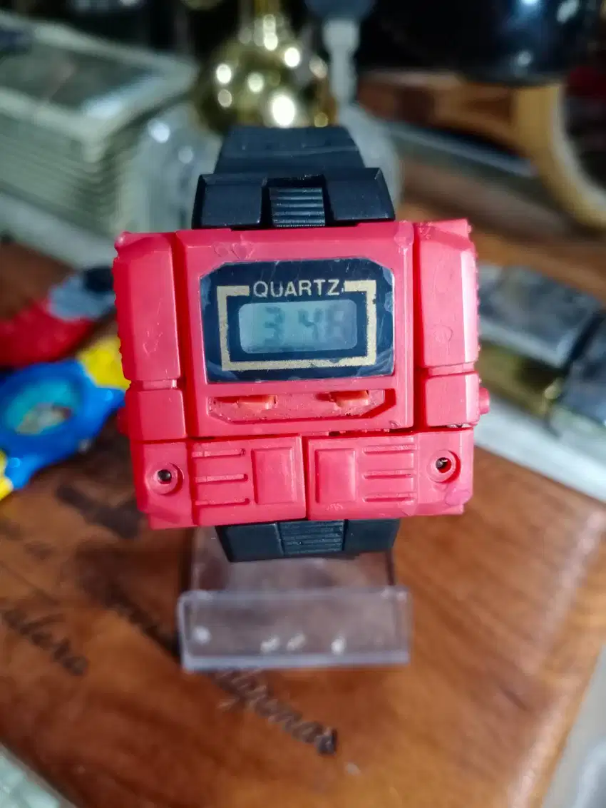 Jam tangan robot digital quartz warna merah