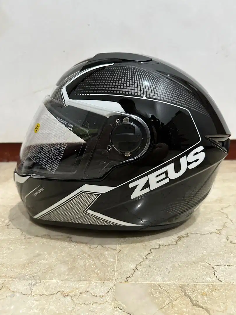 Helm Zeus ZS 811 Black / AL6 Grey helm sepeda motor balap bagus sport