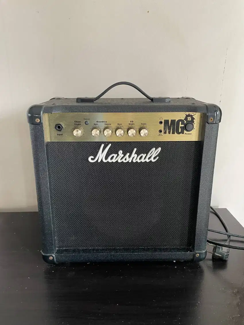 Guitar Amplifier Marshall MG15 Gold - Kondisi 97% mulus