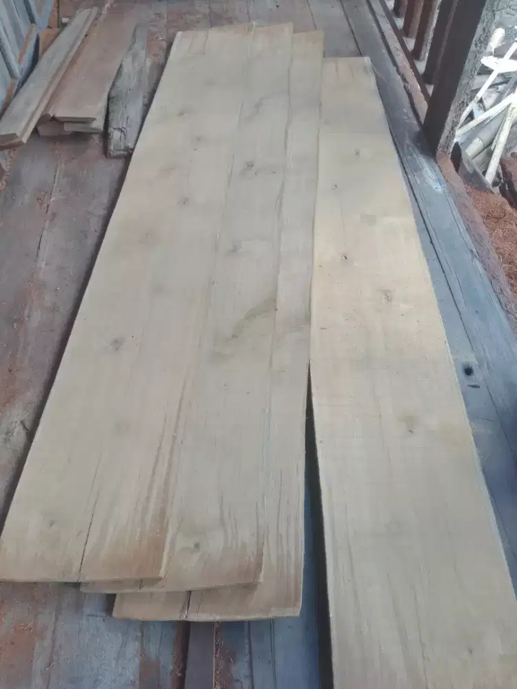 PAPAN KAYU JATI SUPER PERHUTANI TPK