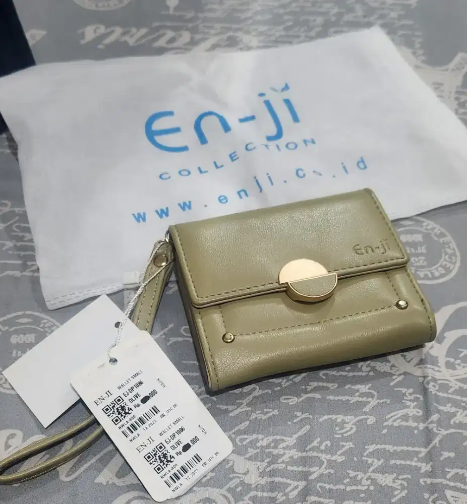Dompet lipat Enji
