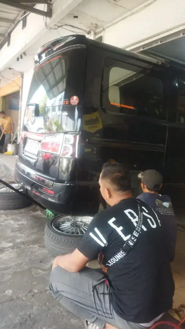 Dicari Mekanik Mobil untuk Bengkel di Harapan Indah Bekasi