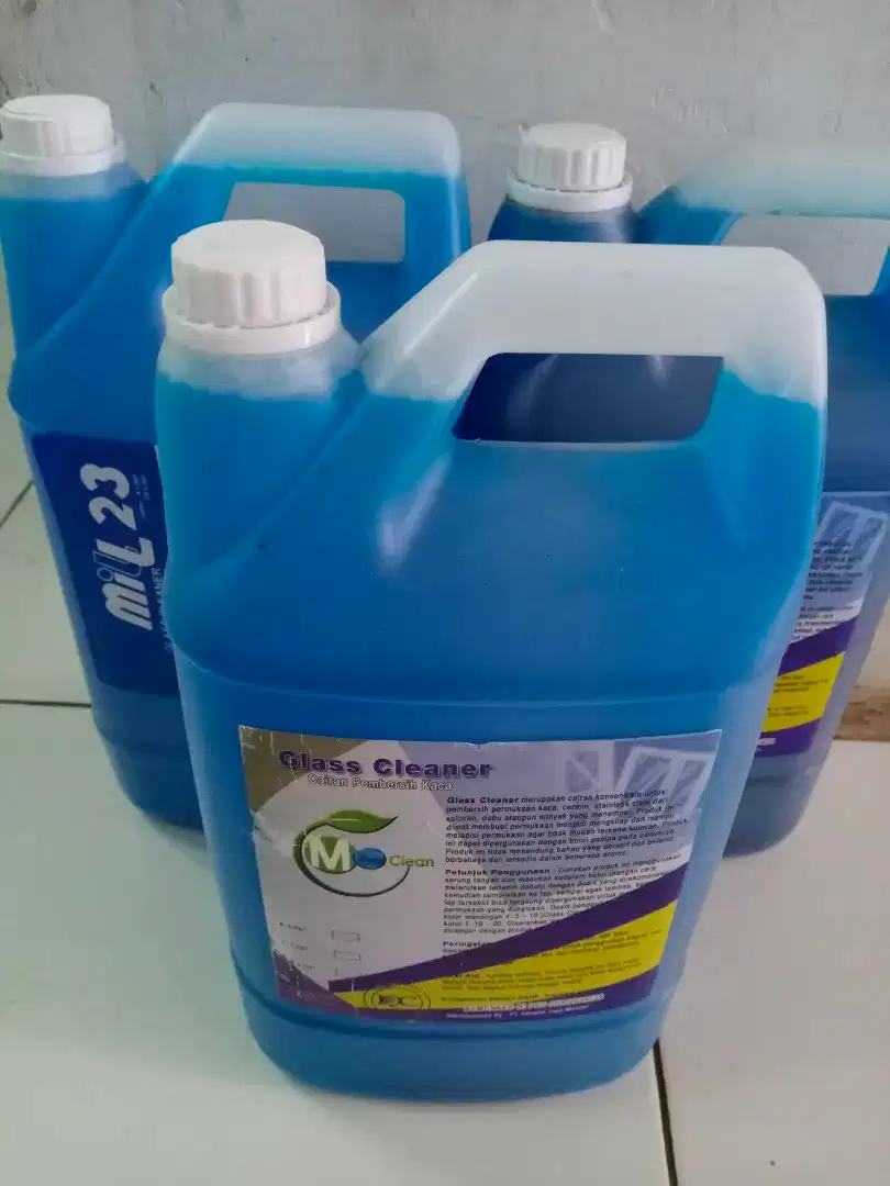 Glass cleaner (4liter) ada 9 drum