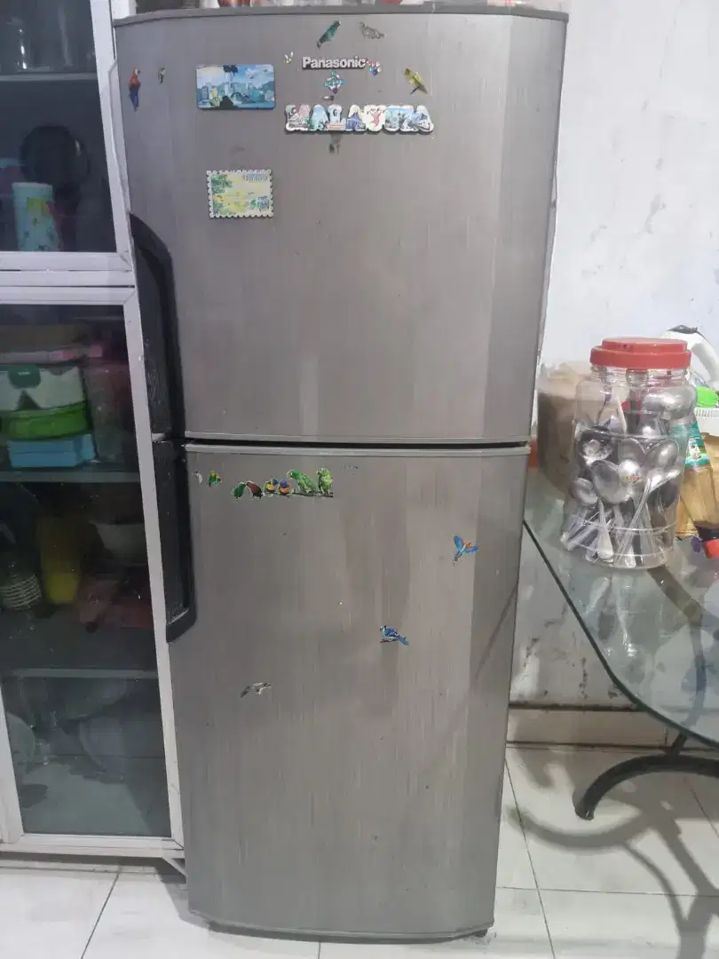Kulkas polytron 2 pintu