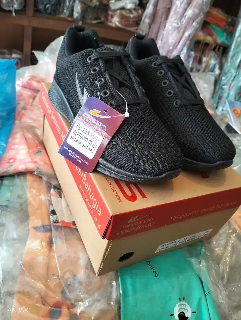 Sepatu sekolah anak New Era Pro Lexus 35-37