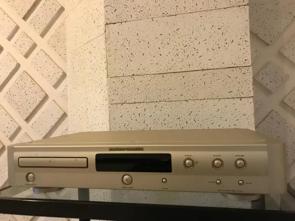 Compact disc player Marantz cd 17 mkIII signature