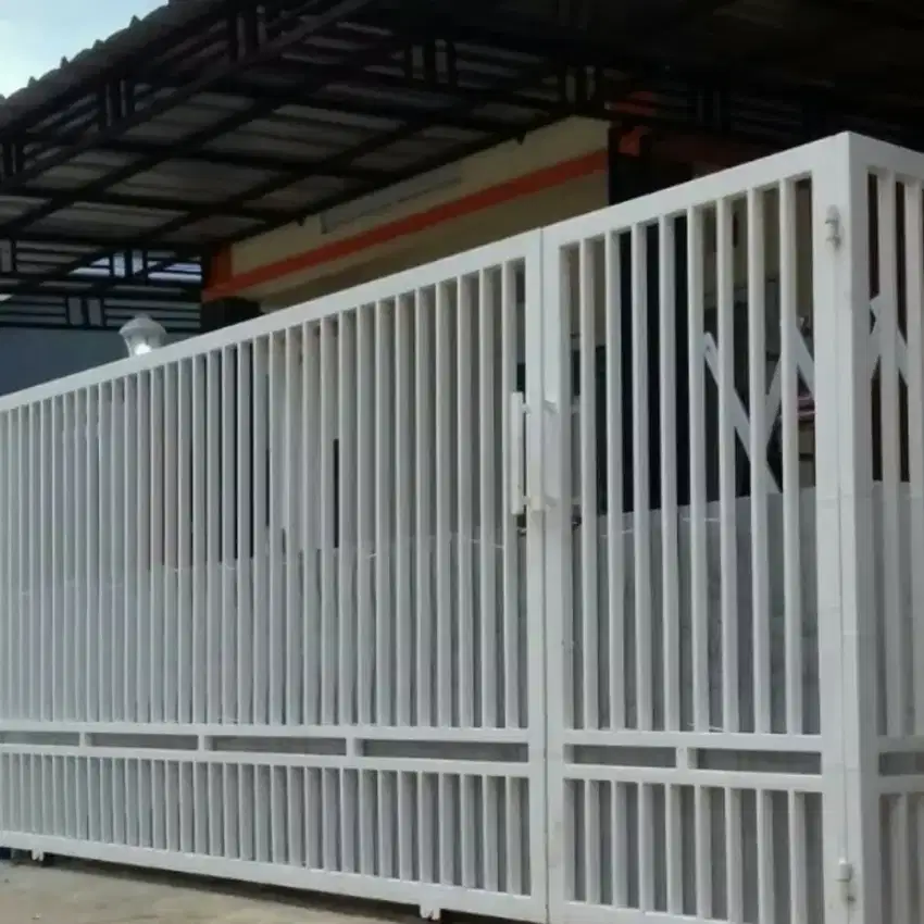 Pintu Minimalis Besi Dorong - Lipat