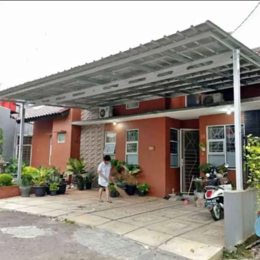 Kanopi baja ringan terpasang