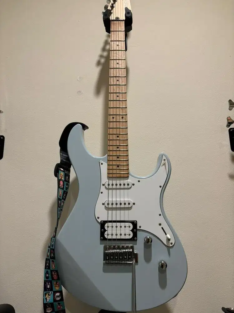 Gitar Yamaha PAC112VM - Iceblue