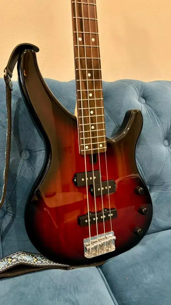 Gitar YAMAHA TRBX 174 OVS