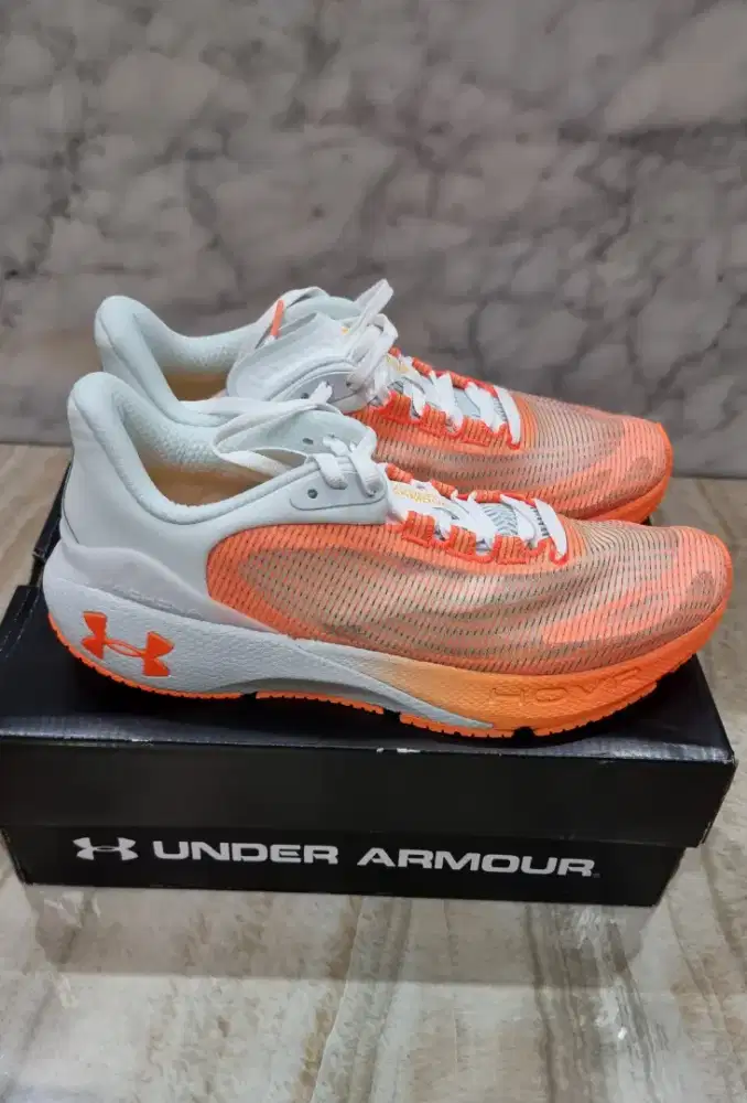 Under Armour HOVR Machina 3 Breeze Size US 9/EUR 42.5