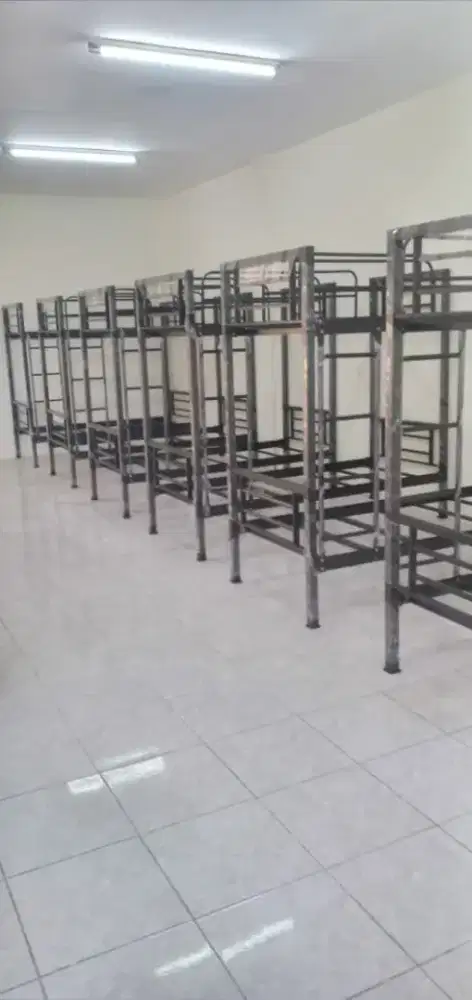 Ranjang susun besi ukuran 90x200