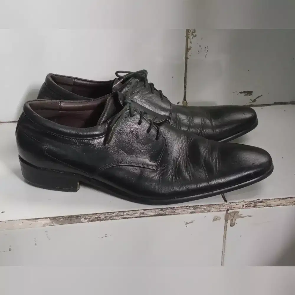 Sepatu kulit derby size 41 bonia original