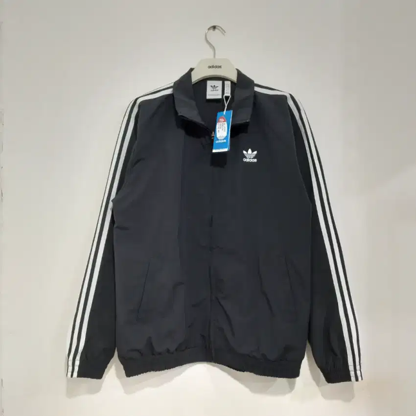 Adidas tracktop woven IT2491 (size XL)